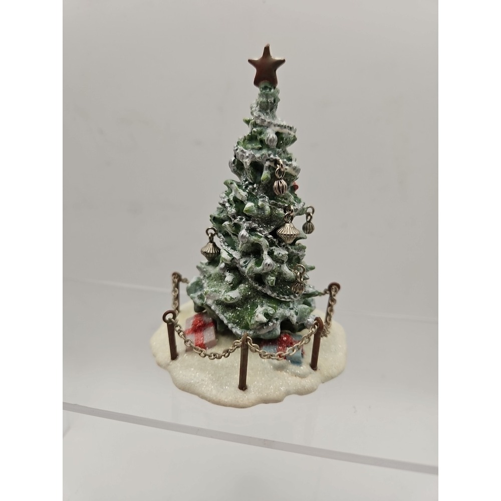 Hallmark 2007 Keepsake Ornament "Decorated Tree" ~ Winter Park Series (490) - Picture 3 of 5